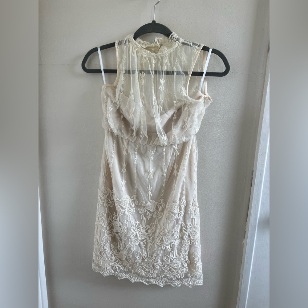 Gorgeous minuet lace dress